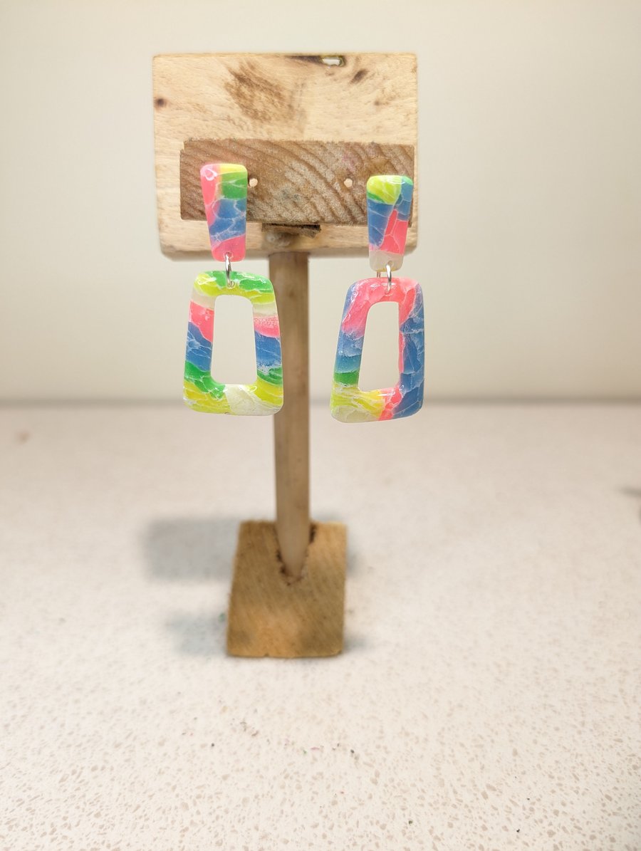 Glow in the dark dangle earrings 