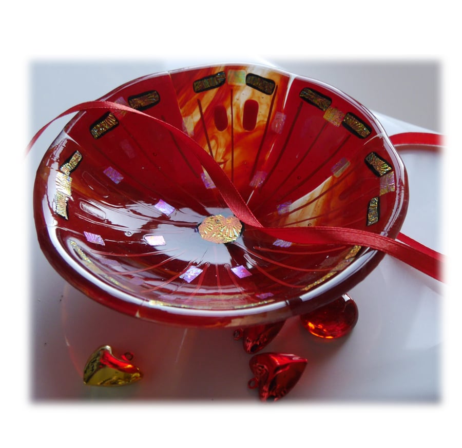 Fused Glass Bowl Round 13.5cm red Gold Dichroic 040