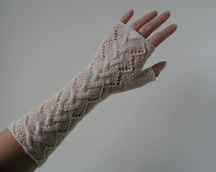  Lace long fingerless gloves cream