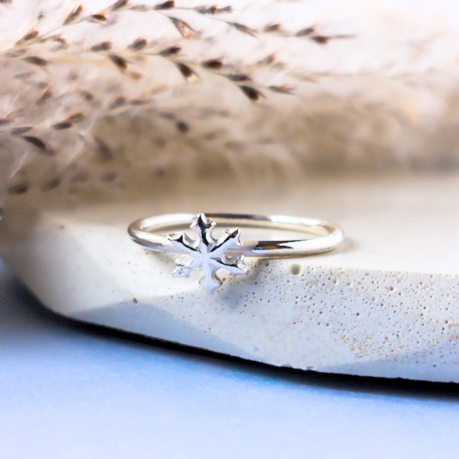 Snowflake Ring - Recycled Silver Stacking Ring