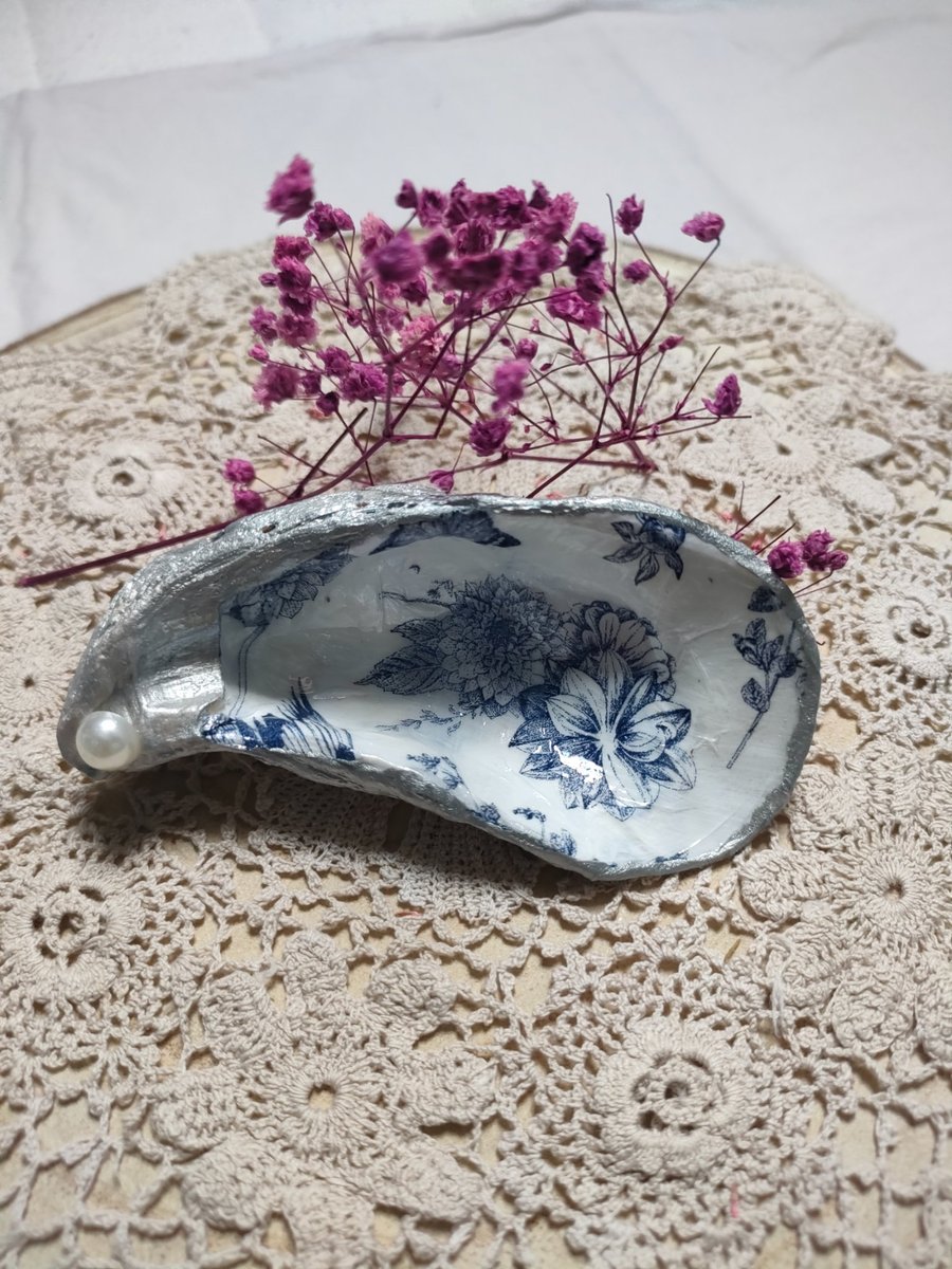 Oyster Shell Trinket Dish-Gift Boxed