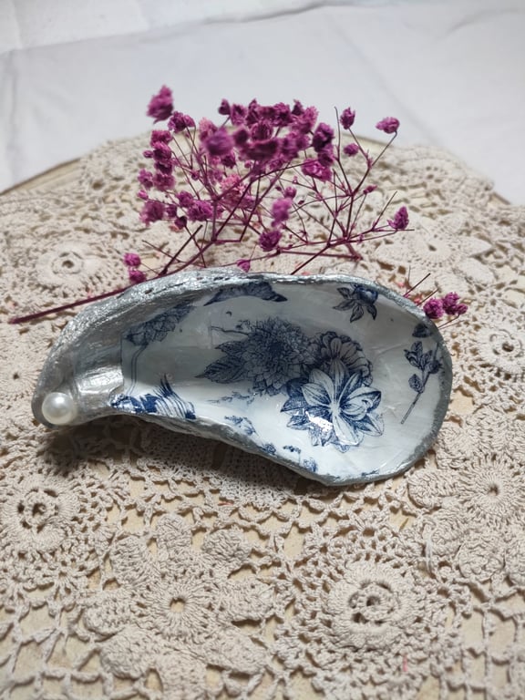 Oyster Shell Trinket Dish-Gift Boxed