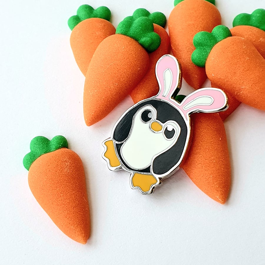 Pengbunny Penguin Pin Badge Enamel Brooch Penguin with Bunny Ears