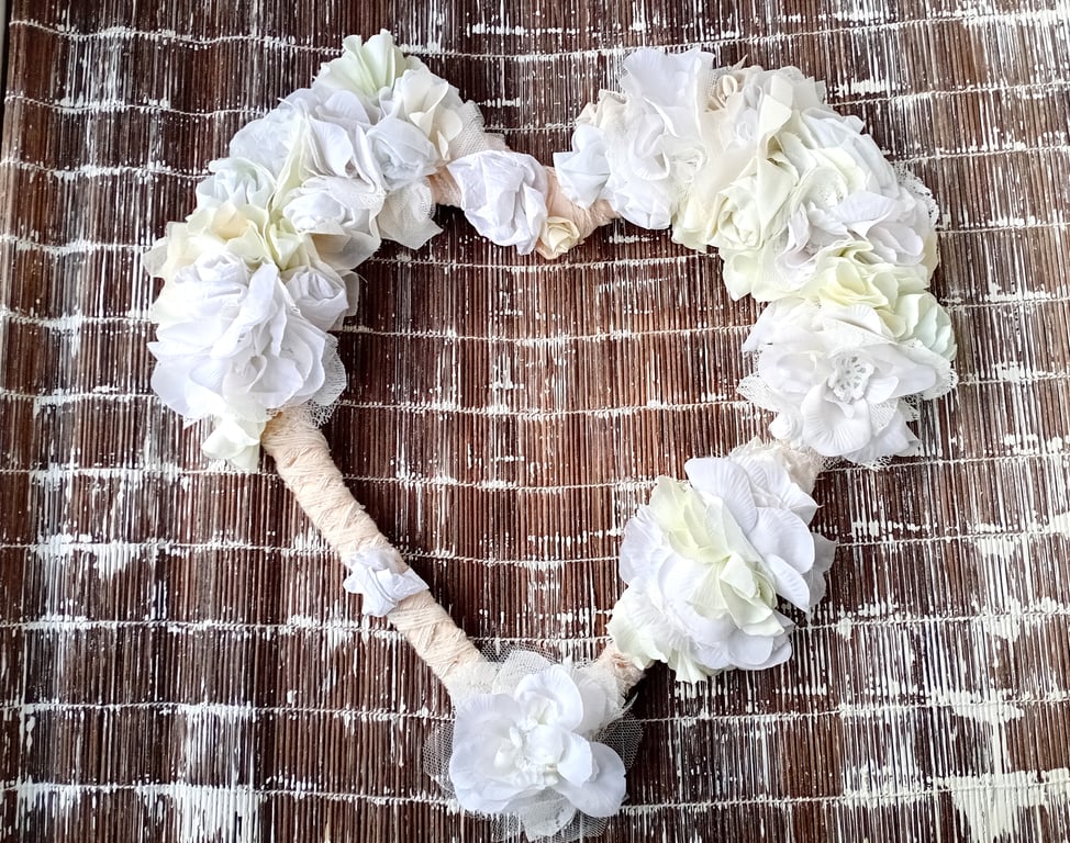 HEART WREATH, LARGE, WHITE FABRIC FLORAL, ROMANTIC, VALENTINE DECOR
