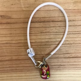  Children's White Zip Bracelet. (120)