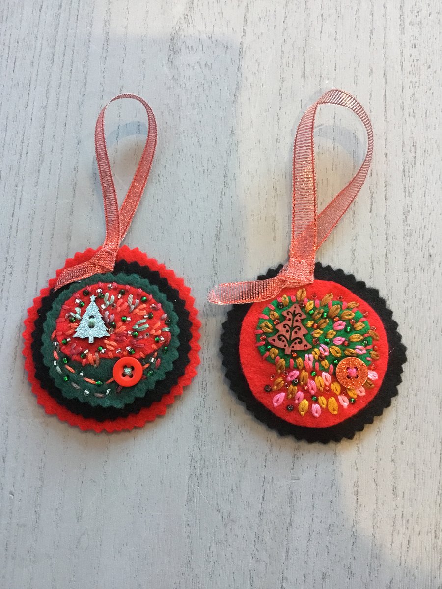 2 Christmas Hanging Decorations 