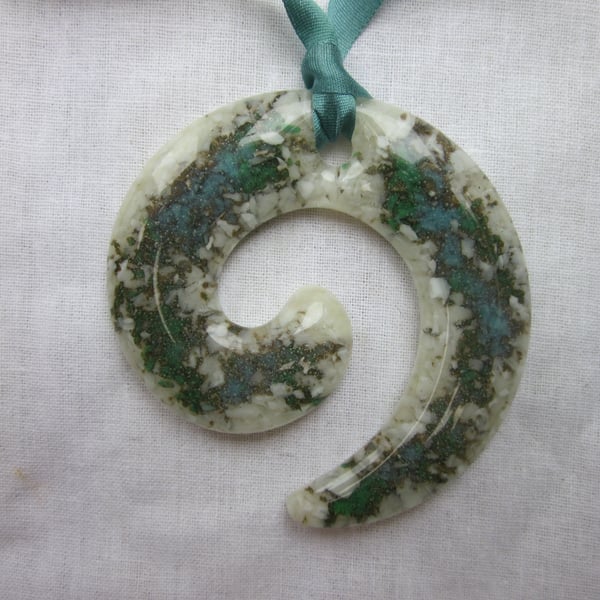 Handmade cast glass pendant - Marbled swirl
