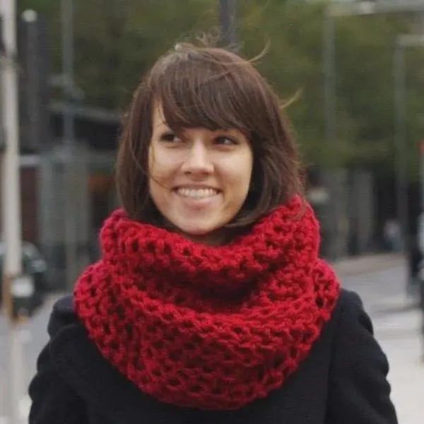 Chunky Circle Scarf Snood Red