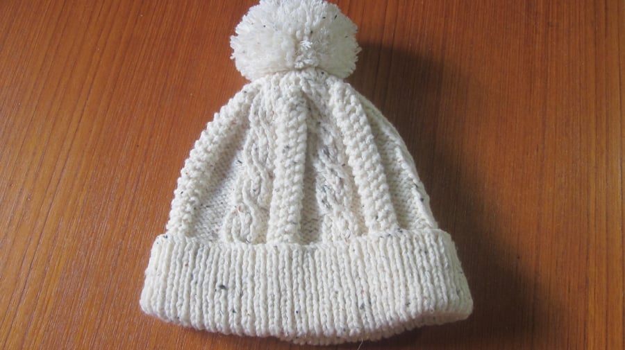 Bobble hat to fit 7-10 years