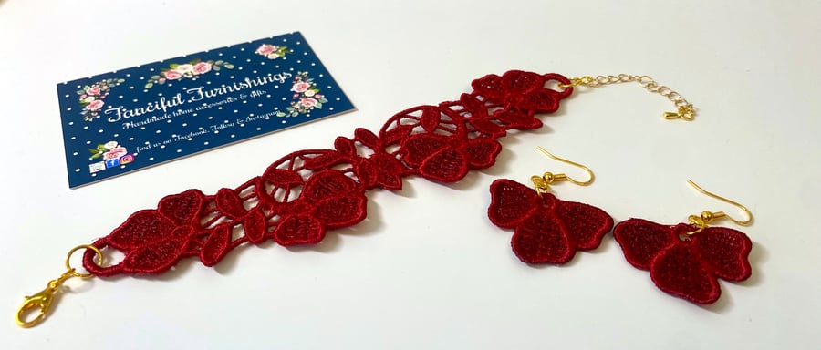 Freestanding Lace Jewellery Set - bracelet and matching earrings 