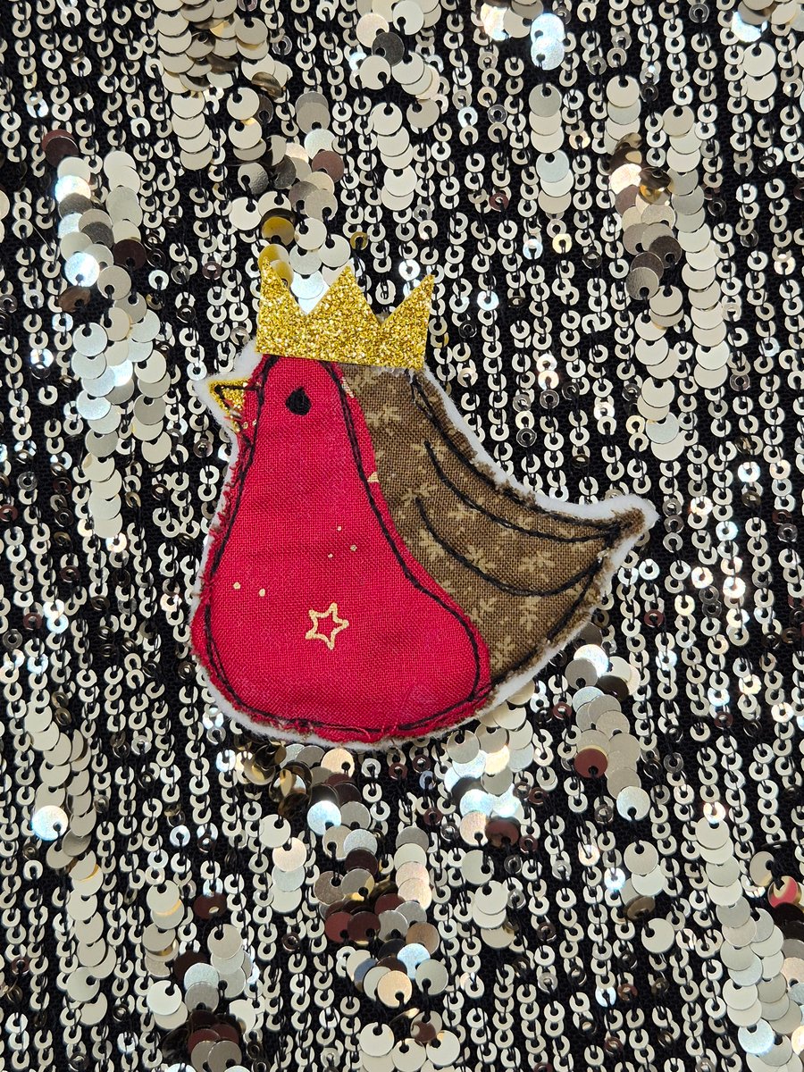 Festive Robin Brooch