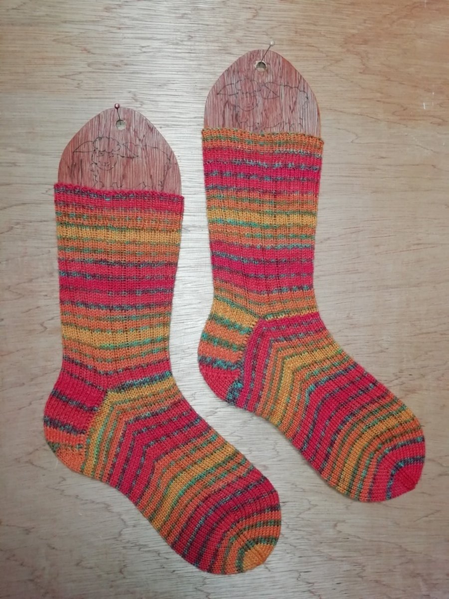 Hand knitted socks TROPICAL FISH, MEDIUM size 5-7 