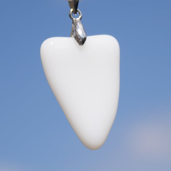 Pure & Simple - White 'Sharks Tooth' Pendant Necklace - 1098