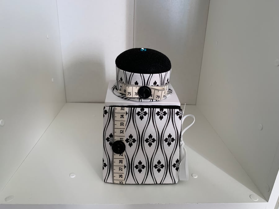 Pincushion and Needlebook Set