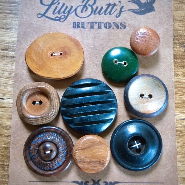 9 Vintage Mixed Wooden Buttons