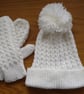 Set Of White Hat And Mittens With Cable Pattern And Bobble (R391W) - Image 1