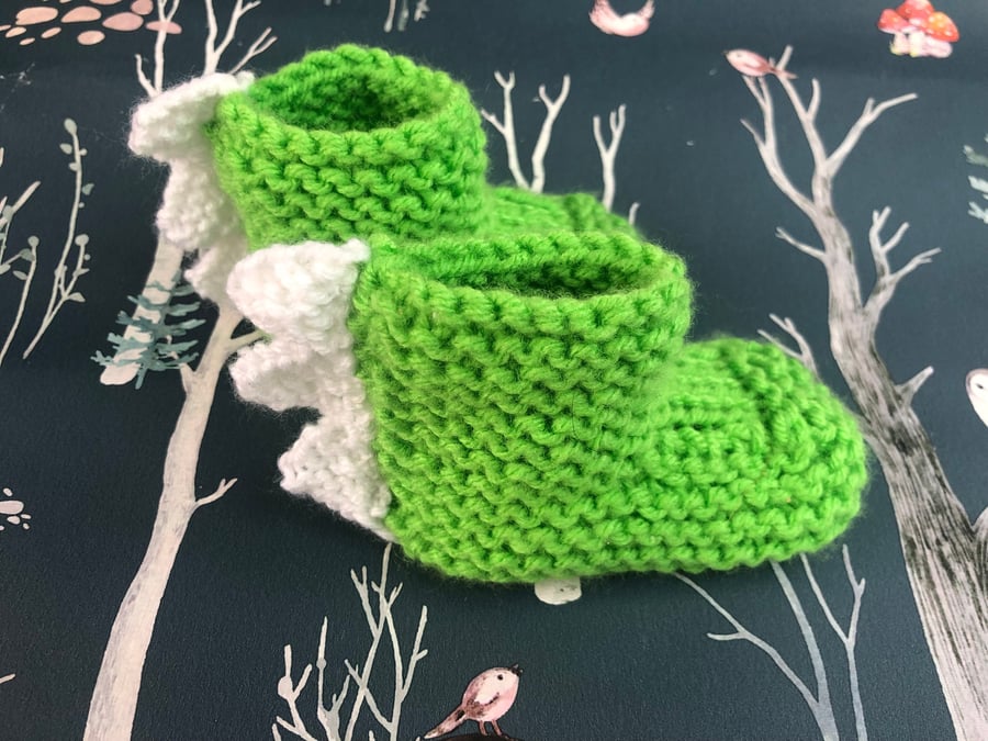 Dinosaur booties. 36 month baby , baby shower ,gift ,photo prop ,hospital bag .s