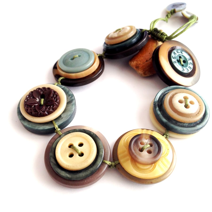 ON SALE - FY-175  Vintage Buttons Handmade Bracelet