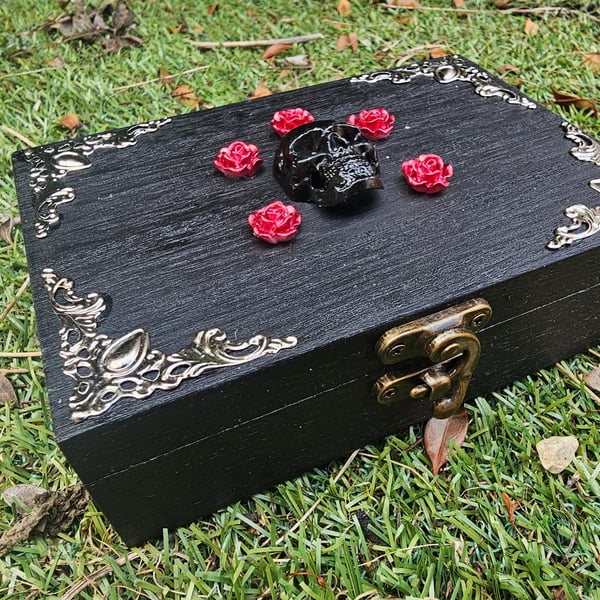Handmade Gothic Skull & Red Rose Wooden Jewellery Trinket Box