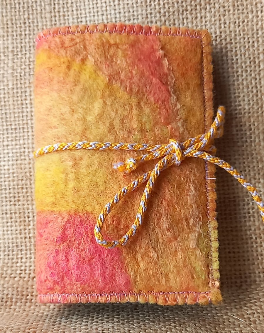 Handmade Felt Needle Case – Handmade Needle Book for Sewing Needles & Pins 