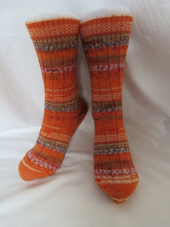 Hand-cranked Knitted Ribbed Wool Socks Size 6 to 7