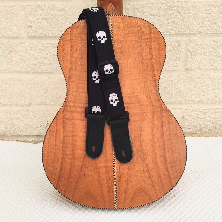 1 inch Wide Adjustable Ukulele Strap with Black and White Skulls