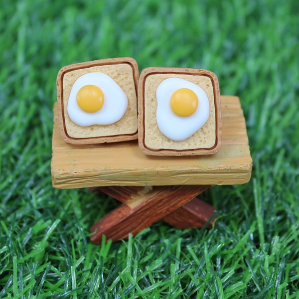 Eggs on Toast stud earrings, Breakfast Earrings, Fried Eggs Earrings