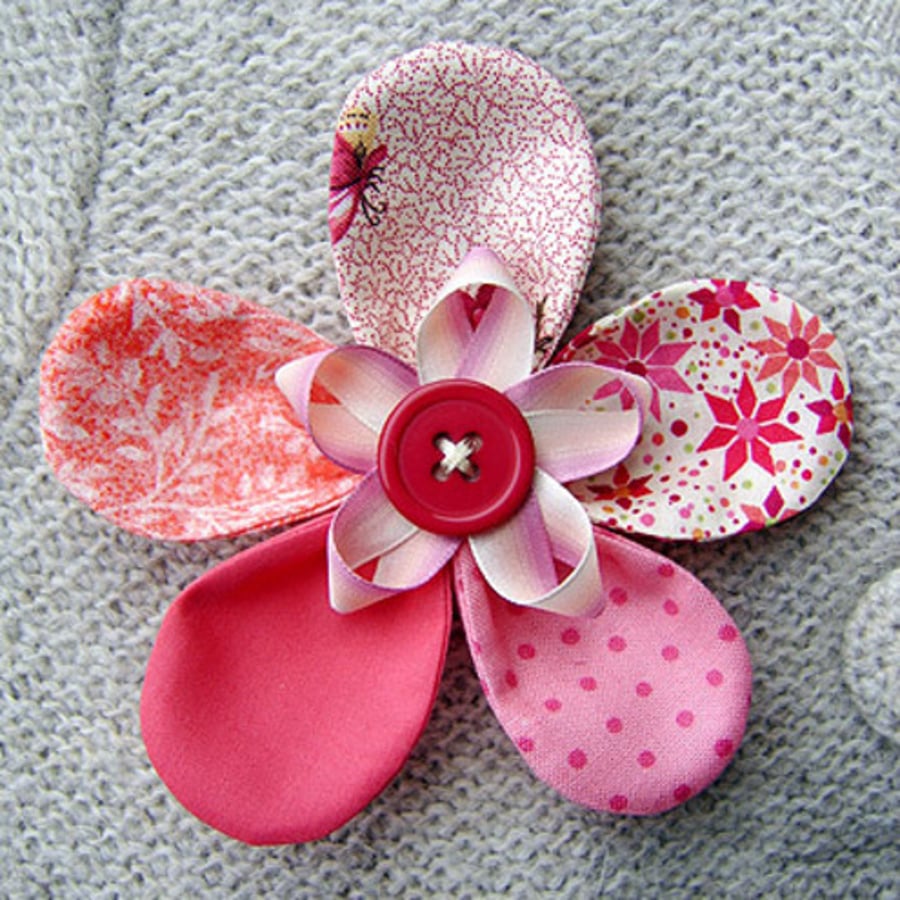Mothers Day Flower Brooch Corsage