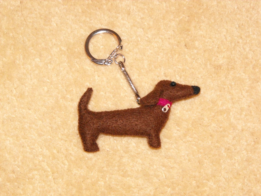 Felt Sausage Dog (Dachshund) keyring