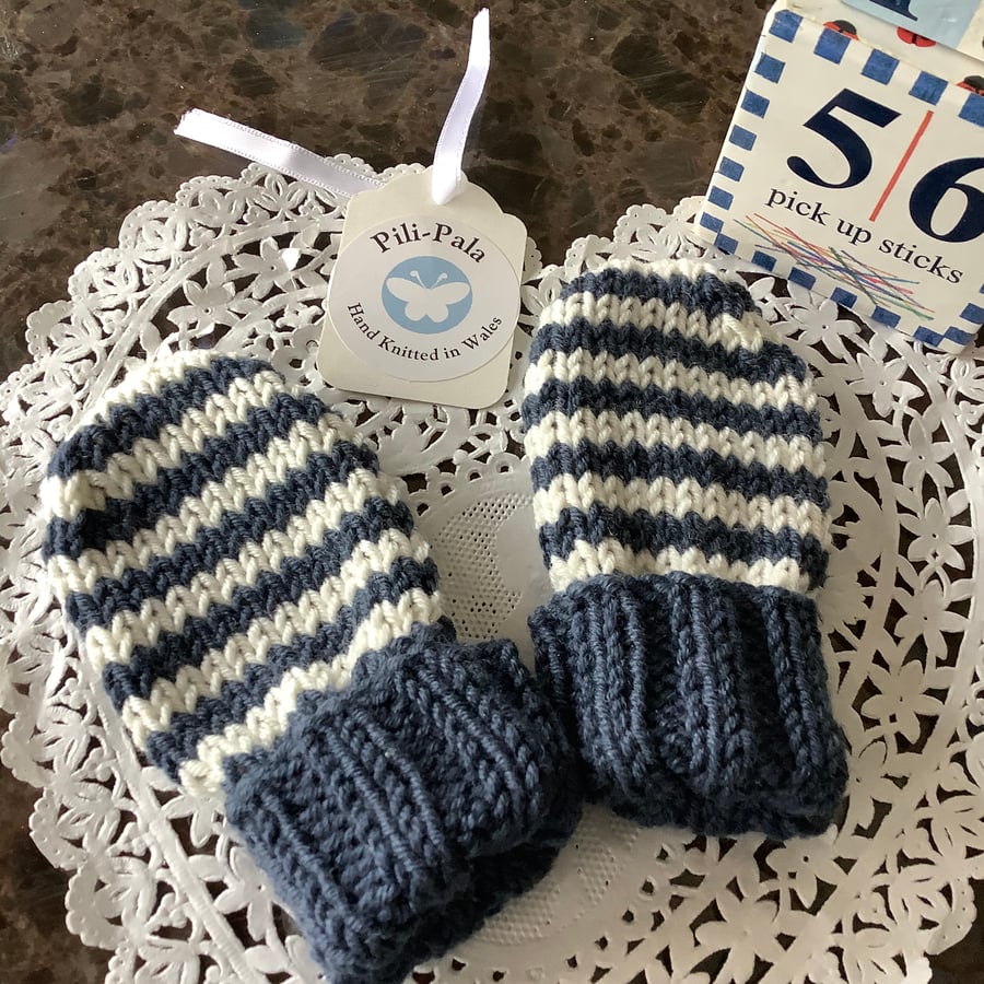 Hand Knitted Baby Mittens 0-6months