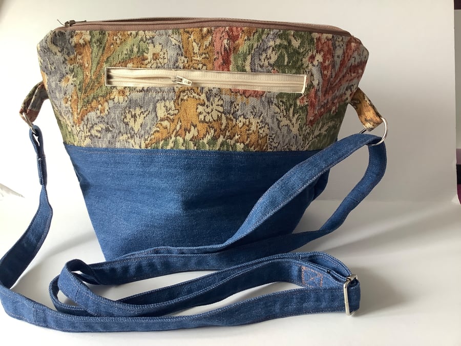 Shoulder bag