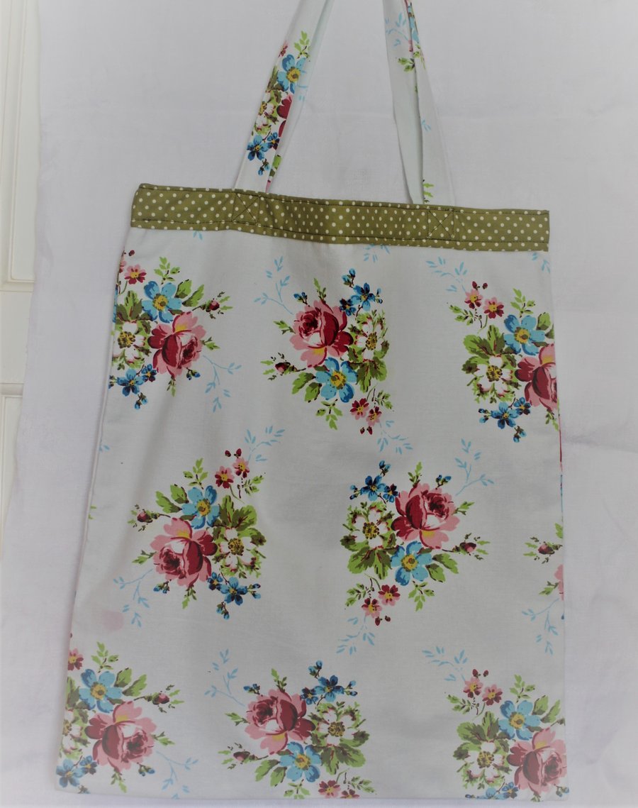 Vintage floral cotton shopper bag made from recycled Greengate fabric