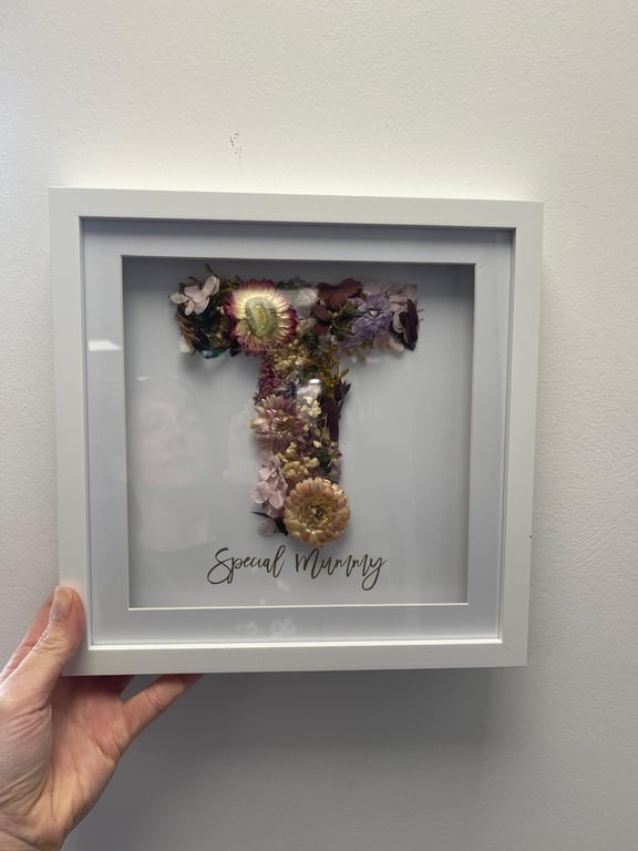 SPECIAL MUMMY. Framed dried flowers.