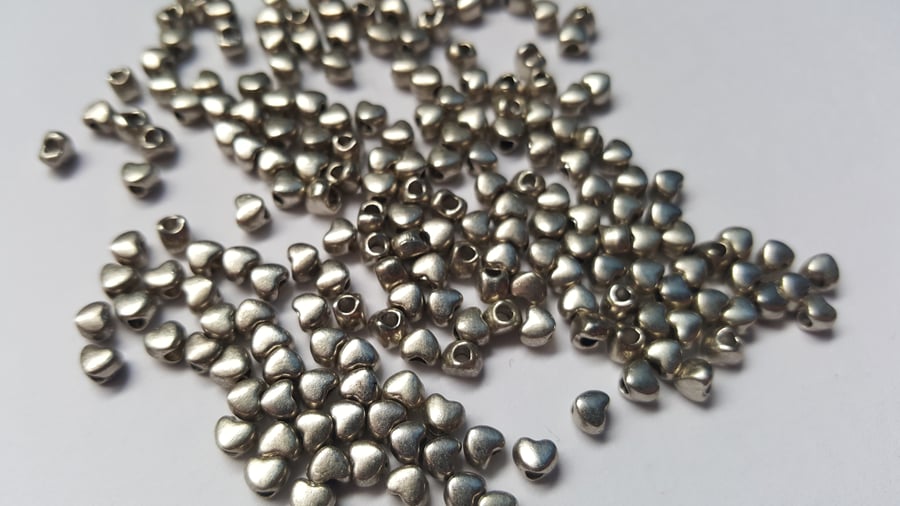 100 x Metal Spacer Beads - 4mm - Heart - Silver Plated 