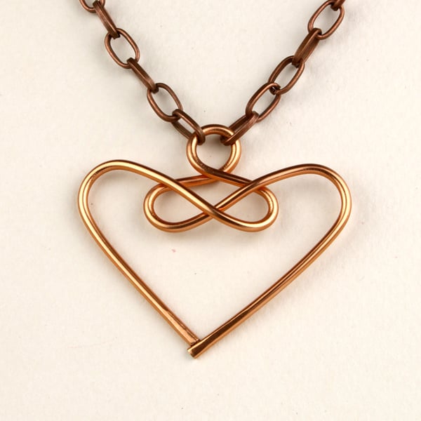 W005 COPPER WIRE HEART NECKLACE