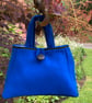 Blue woollen stylish modern handbag. - Image 3