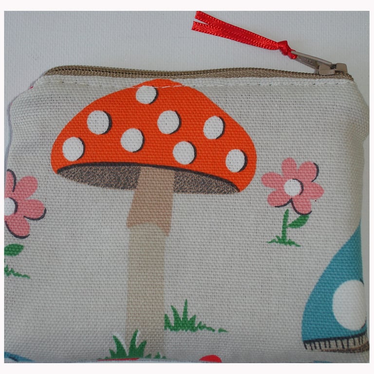  Purse Red Mushroom