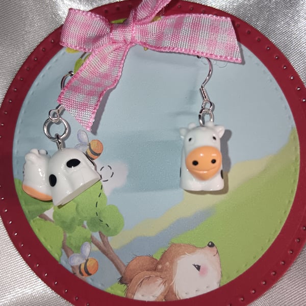 Two pairs of cute acrylic earings with fish hook fittings 