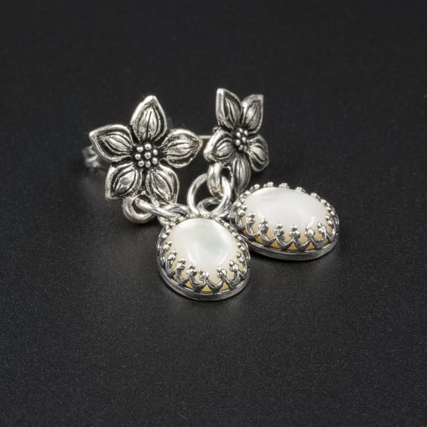 Cream mother of pearl and antique silver flower earrings