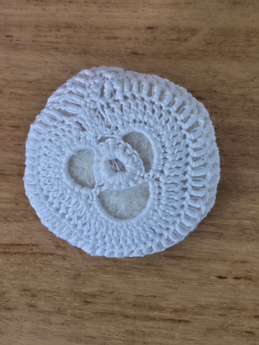 Crochet brooch, round brooch, clover leaf brooch