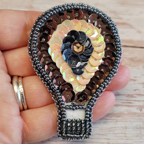 Bead embroidery Air Balloon - Pendant or Brooch