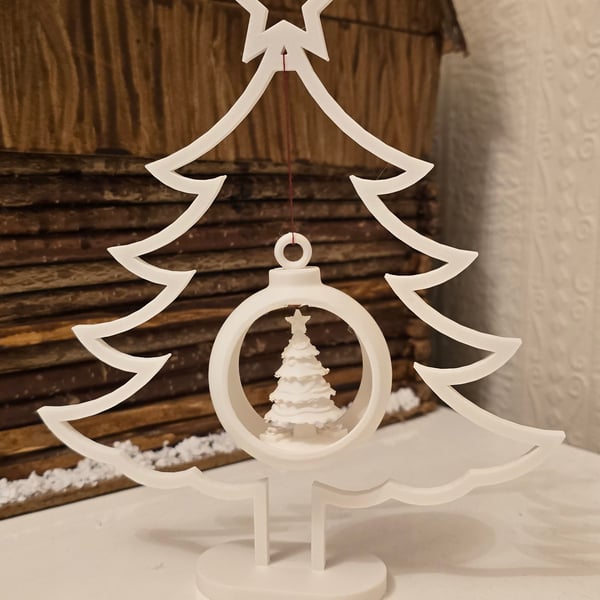 Christmas tree white red green 