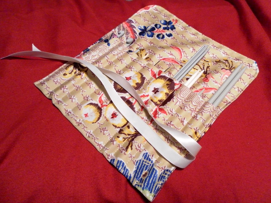 Crochet hook and or knitting needle roll