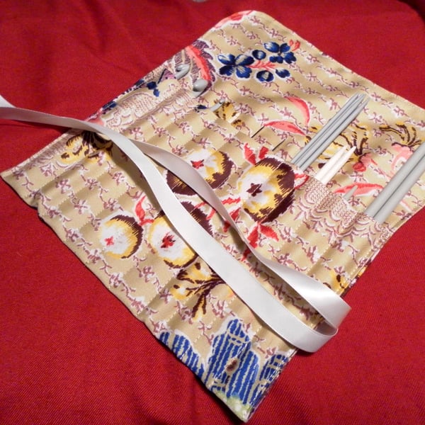 Crochet hook and or knitting needle roll