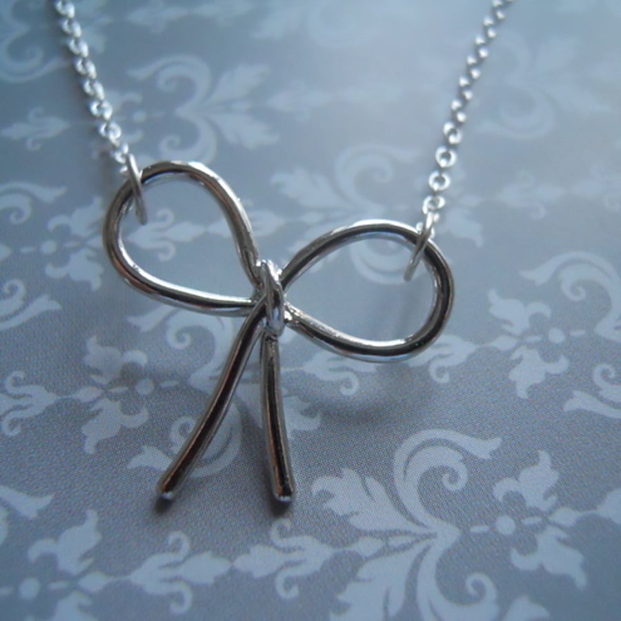  Tiffany style bow necklace