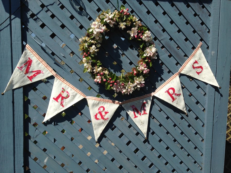 'Mr & Mrs' hand-appliqued wedding bunting - one-off sample piece