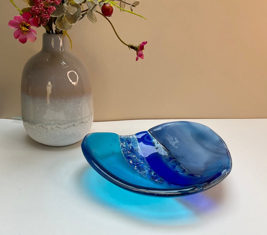 Fused glass pebble dish