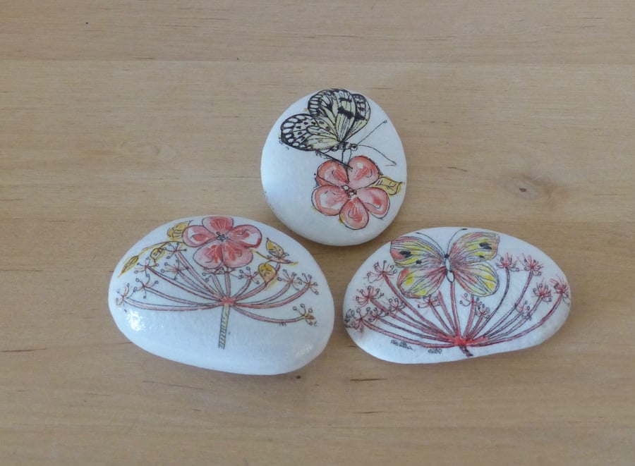Decorative 'Floral & Butterfly' Pebbles
