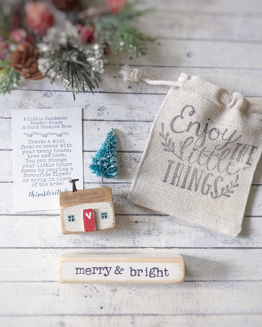 Little Wooden Handmade House in a Bag with Christmas Tree 'Merry & Bright' 
