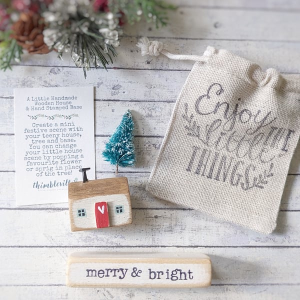 Little Wooden Handmade House in a Bag with Christmas Tree 'Merry & Bright' 